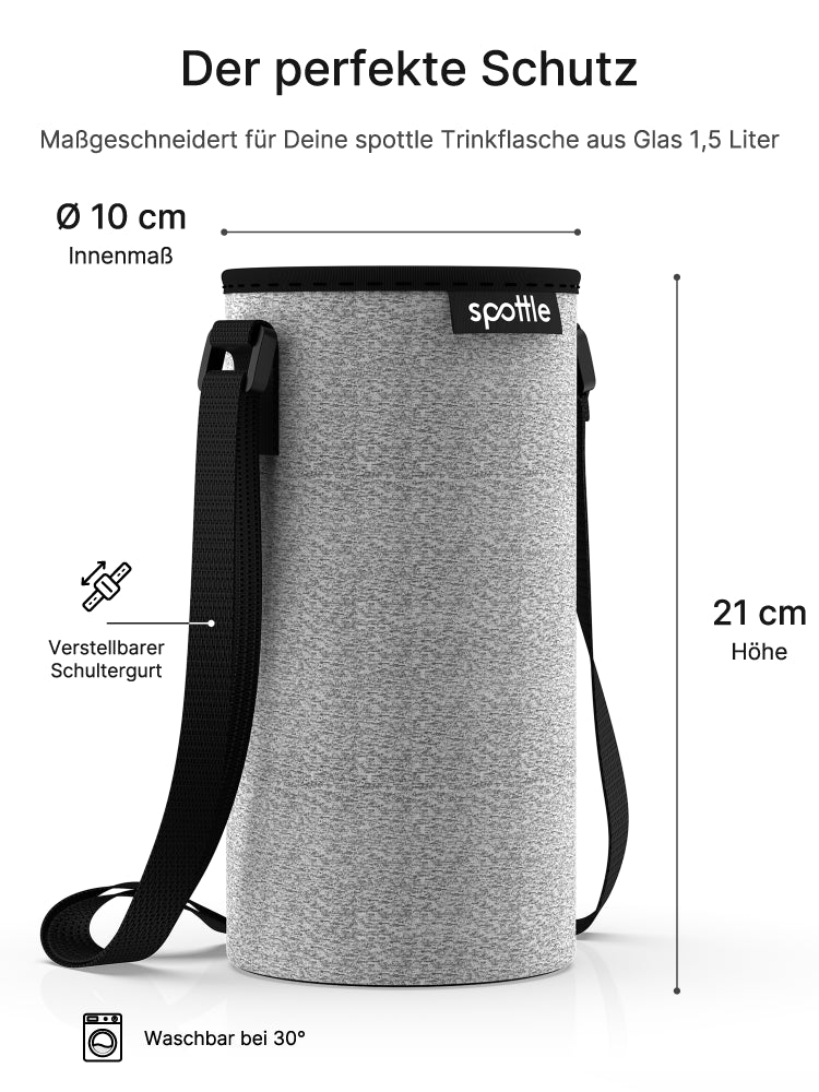Graue Flaschenhülle mit verstellbarem Schultergurt für die spottle Glasflasche 1,5 Liter, mit Maßangaben.