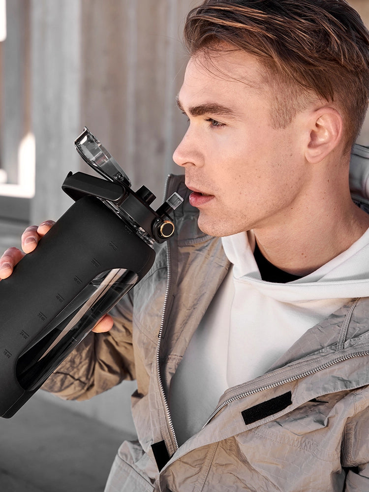 Trinkflasche Glas mit Silikonhülle 2 Liter