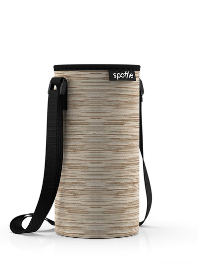 Schutzhülle für spottle 1,5-Liter-Glasflasche in Beige mit schwarzem Schultergurt