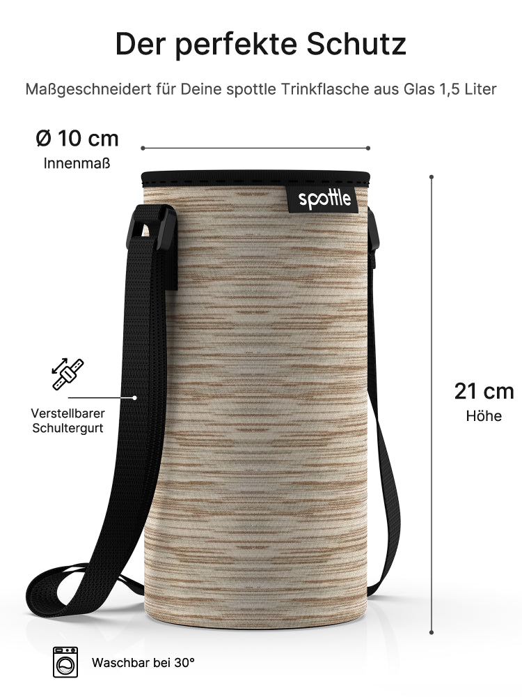 Beige Flaschenhülle mit verstellbarem Schultergurt für die spottle Glasflasche 1,5 Liter, mit Maßangaben.