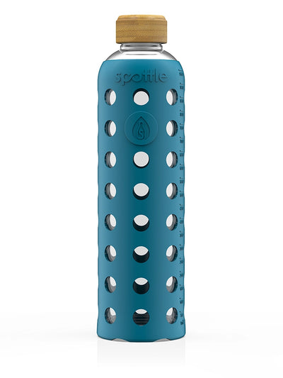 Glass water bottle with silicone sleeve & bamboo cap – 1 L