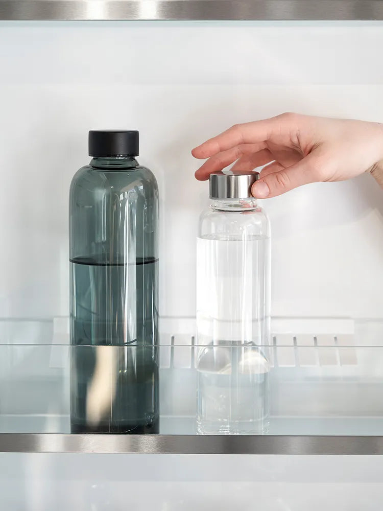 Schwarze Trinkflasche aus Glas – 1 Liter